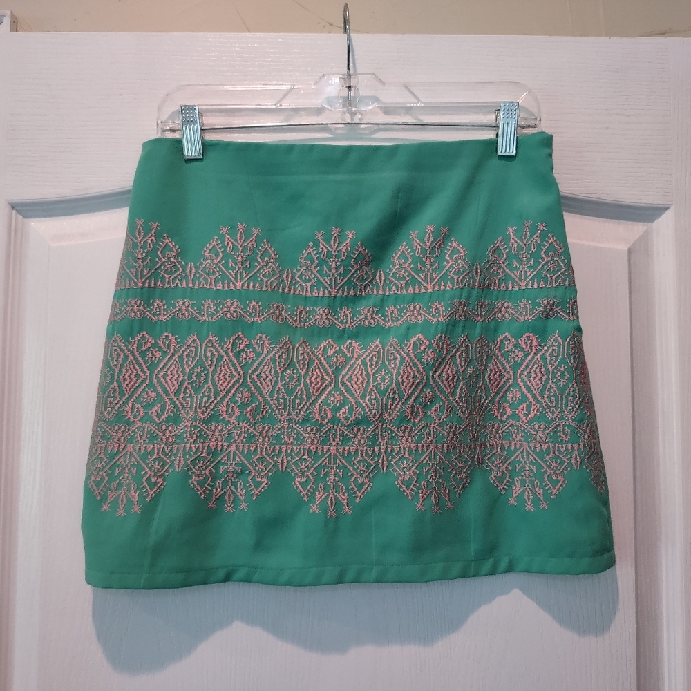 Harper (Francesca's) Embroidered Green and Pink Mini-skirt Size Medium